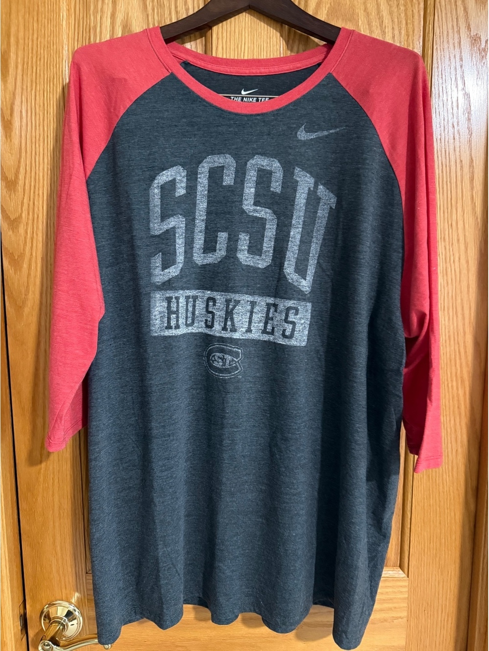 SCSU Huskies T shirt